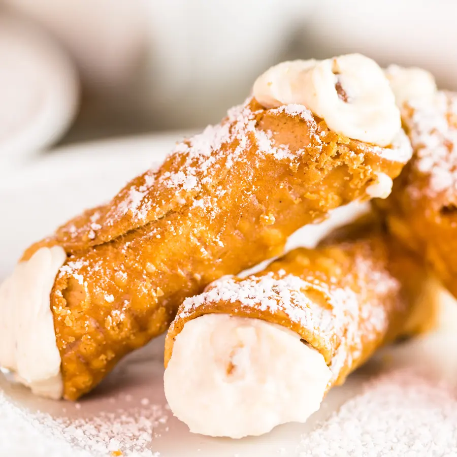 Wise Guys Pizzeria's Delectable Cannoli